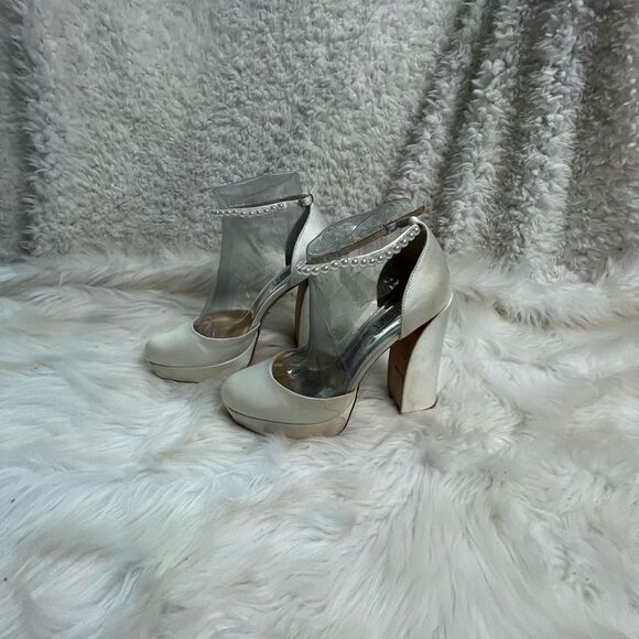 Badgley Mischka Felixa satin fabric white ankle pearl strap platform heels SZ8 - Picture 1 of 13